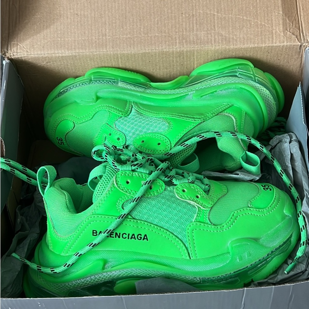 Balenciaga Triple S Green size 35 (women’s 4.5)
